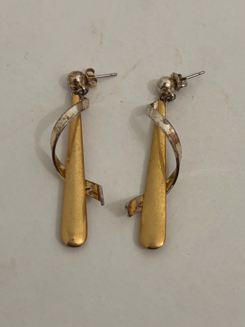 🦔 Vintage Gold and Silver Toned Earrings